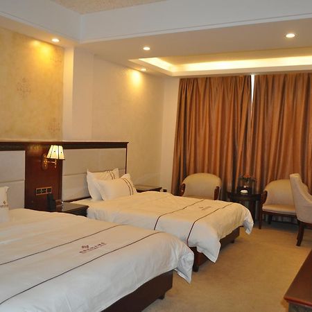 Guangdong Yao Cultural Hotel Liannan Exterior photo