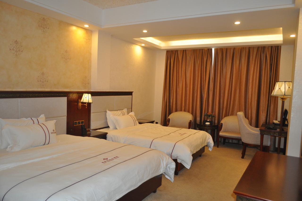 Guangdong Yao Cultural Hotel Liannan Exterior photo